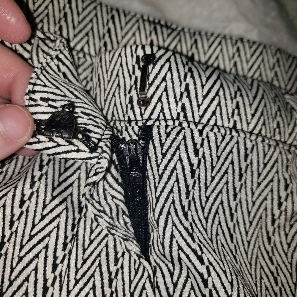 🧡𝅺GREYLIN Vanessa Herringbone Shorts
